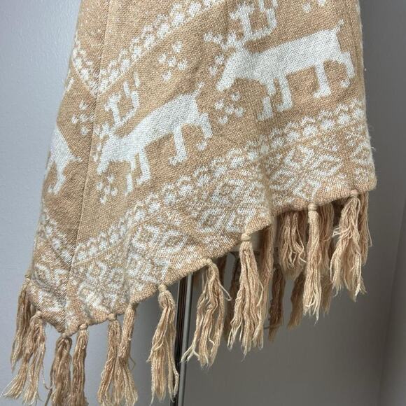 Vintage Y2K Steve Madden Reindeer Holiday Pattern Fringe Poncho Wool Blend - Picture 5 of 6